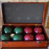 L09. Bocce ball set. 